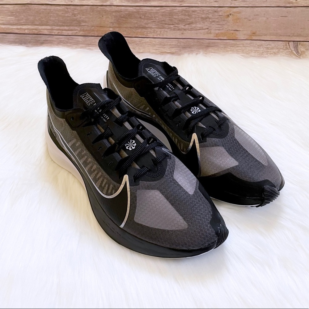 Nike Women’s Zoom Gravity - Picture 3 of 10